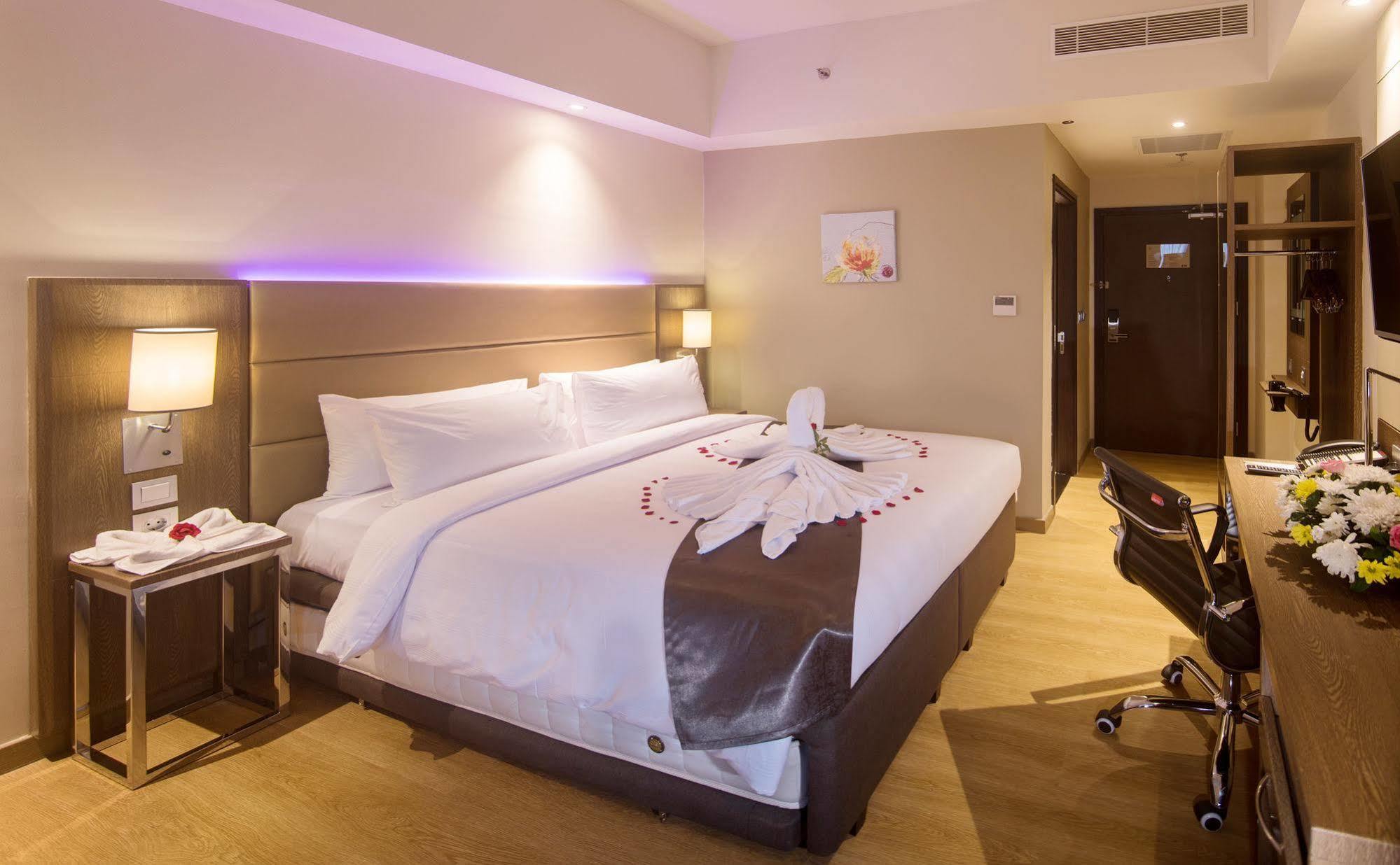 Bigland Hotel & Convention Sentul Bogor Eksteriør bilde